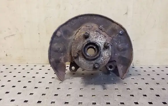 Toyota Corolla E120 E130 Front wheel hub