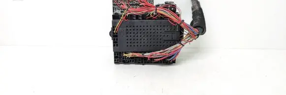 Volvo V70 Fuse module 9401802 183640192 0122535