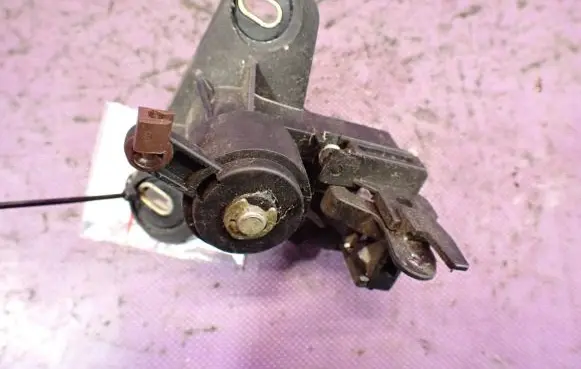 Opel Astra G Tailgate/boot open switch button 
