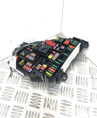 BMW 5 F10 F11 Fuse module 417033452 9264923 44305157