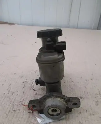 Nissan Almera Tino Master brake cylinder