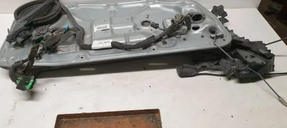 Volvo S80 Front window lifting mechanism without motor 983039 7G9T14B533 30657445