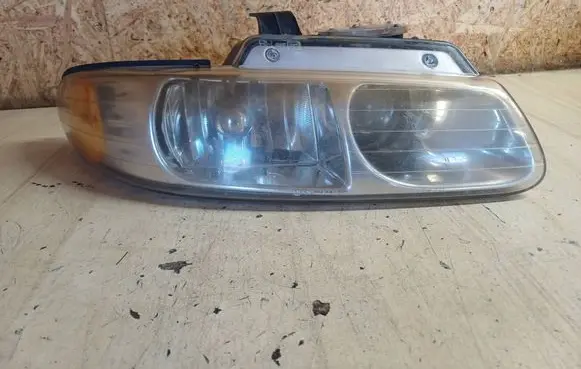 Chrysler Voyager Headlight/headlamp 46536B