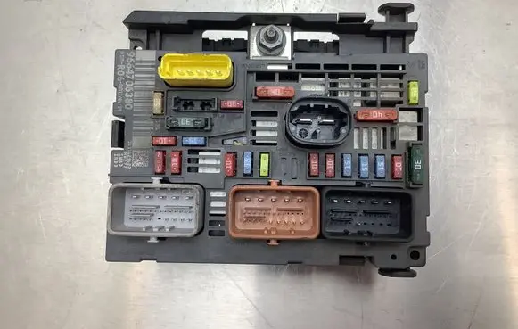 Peugeot 308 BSM Control unit 9664706380