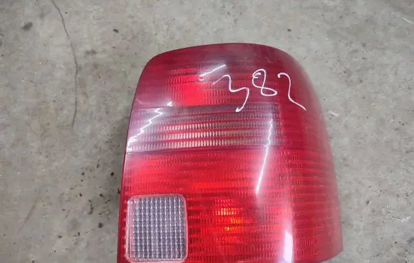 Volkswagen PASSAT B5 Rear/tail lights