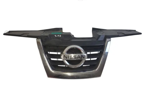 Nissan Juke I F15 Front bumper upper radiator grill 620701KA0A