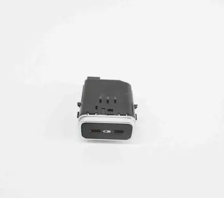 Mercedes-Benz GLS X166 USB socket connector A1678205201
