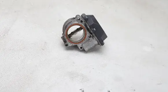 Volkswagen Caddy Throttle valve 03G128063G