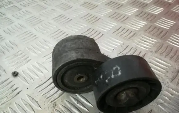 Alfa Romeo 147 Generator/alternator belt tensioner
