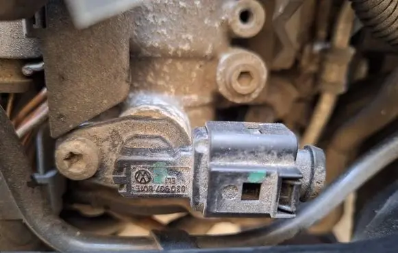 Volkswagen Golf V Camshaft position sensor 030907601e