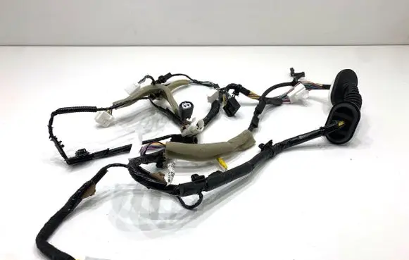Suzuki Swift IV Front door wiring loom 