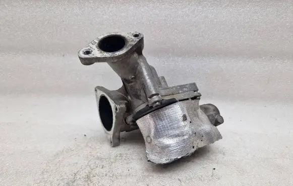 Volkswagen Caddy EGR valve 03G129637A