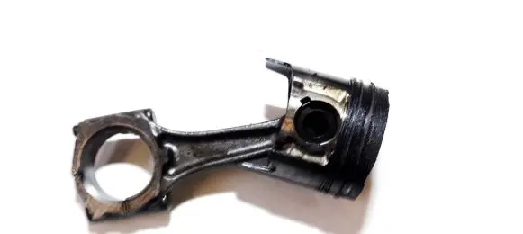Opel Astra G Piston with connecting rod