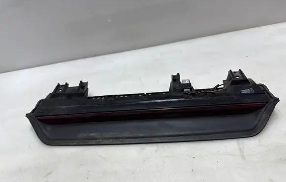 BMW 3 E36 Third/center stoplight 8362380
