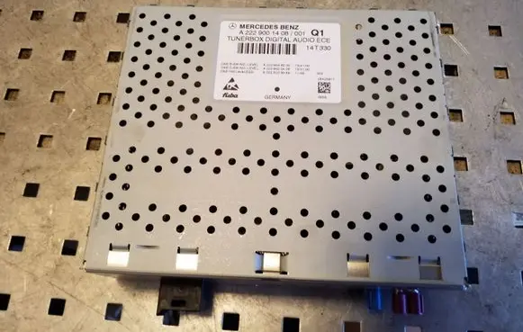 Mercedes-Benz C W205 HiFi Audio sound control unit A2229001408
