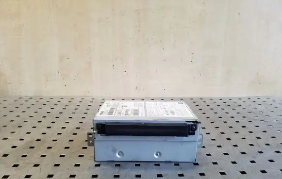Volvo XC70 Radio/CD/DVD/GPS head unit 31421738AF NR1VE3213 3AFB24A