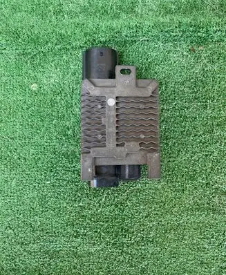 Jaguar XE Coolant fan relay 940013004