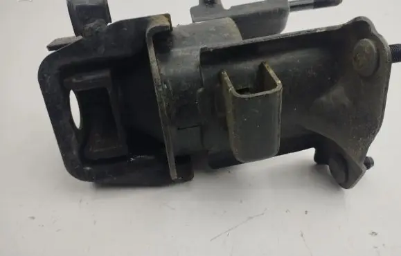 Toyota RAV 4 (XA50) Engine mount bracket K5261553