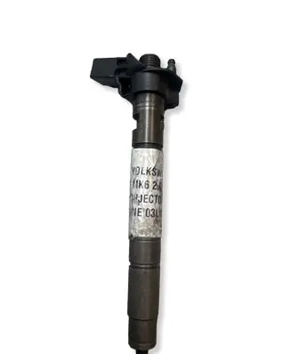 Volkswagen Golf VII Fuel injector 03L130277