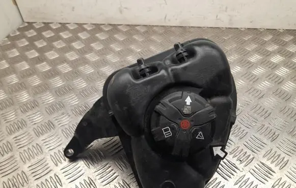 BMW i4 Coolant expansion tank/reservoir 7925641