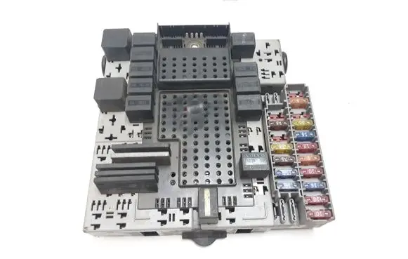 Volvo XC90 Fuse module 30679527