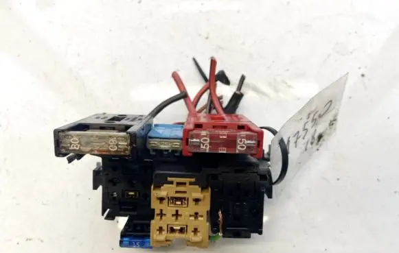 Volkswagen PASSAT B5 Fuse box set 8a0937530
