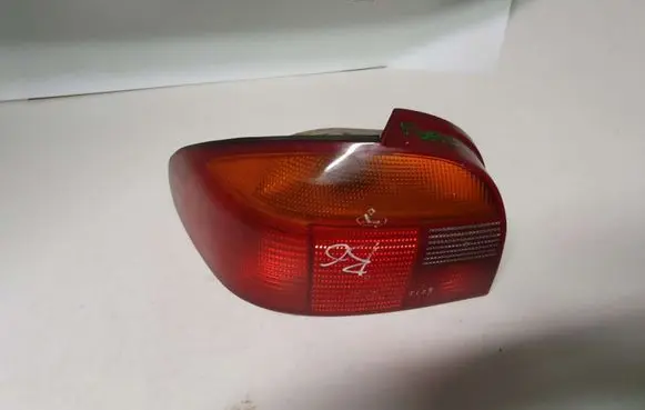 Ford Mondeo MK I Rear/tail lights 93B613N004
