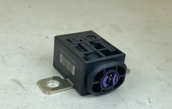 Audi A6 S6 C6 4F Battery relay fuse 4F0915519