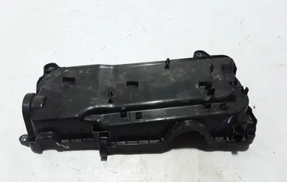 Engine cover (trim)