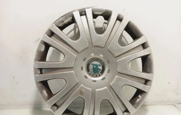 Skoda Octavia Mk2 (1Z) R15 wheel hub/cap/trim 1z0601147e