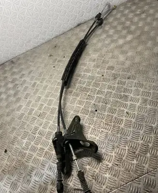 Skoda Yeti (5L) Gear shift cable linkage 