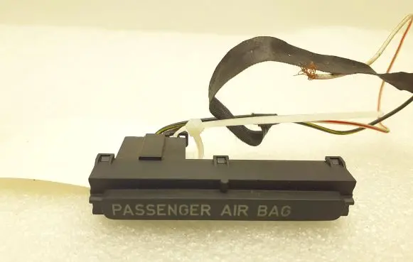 Passenger airbag on/off switch