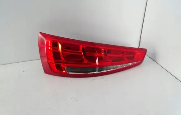 Audi Q5 SQ5 Tailgate rear/tail lights 8U0945093