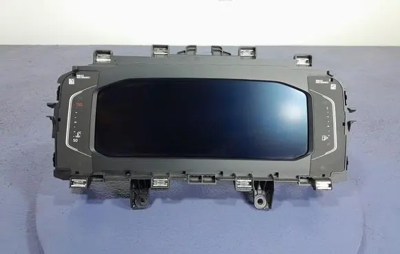 Volkswagen Tiguan Speedometer (instrument cluster) 3G0920790E