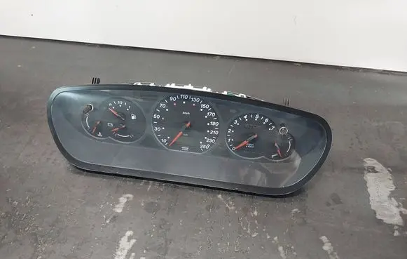 Speedometer (instrument cluster)