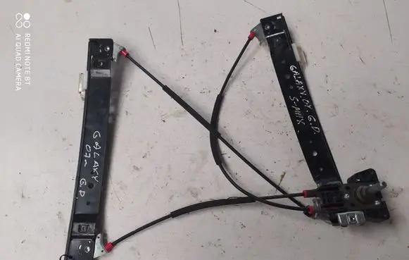 Rear door manual window regulator