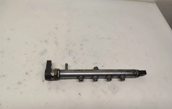 Mercedes-Benz E W213 Fuel main line pipe A6540700095 A6540780049