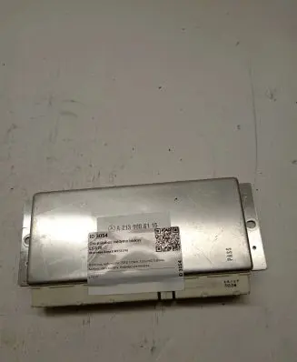 Mercedes-Benz E W213 Air suspension control unit module (rear) A2139006115