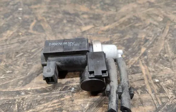 Hyundai i40 Turbo solenoid valve 13T185