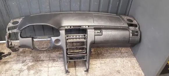 Mercedes-Benz E W210 Dashboard