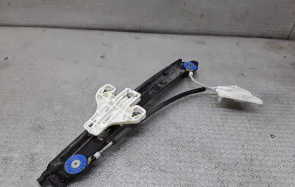 Seat Altea XL Rear window lifting mechanism without motor