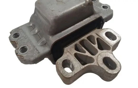 Volkswagen PASSAT B7 Engine mount bracket 1K0199555AQ