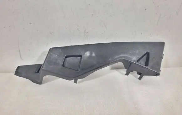 Volkswagen PASSAT B6 Front bumper mounting bracket 3C0807724