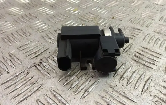 Audi A4 S4 B6 8E 8H Turbo solenoid valve 8E0906628
