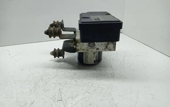 Skoda Octavia Mk2 (1Z) ABS Pump 1k0907379AK