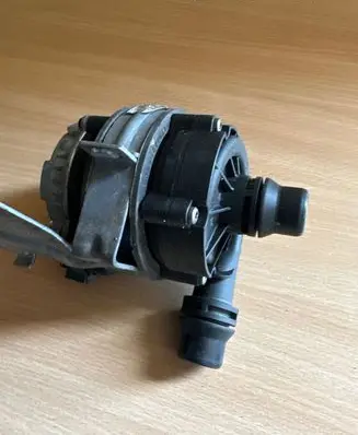 Mercedes-Benz C W205 Electric auxiliary coolant/water pump A0005002686