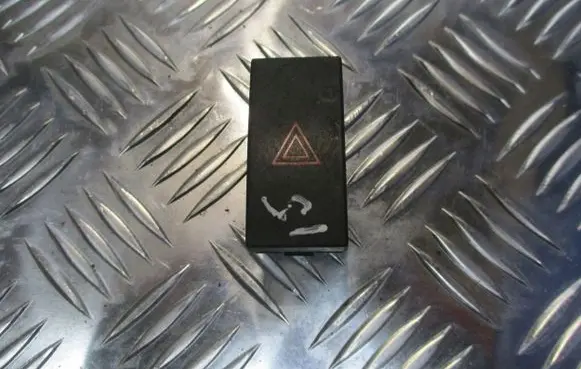 Ford Focus C-MAX Hazard light switch