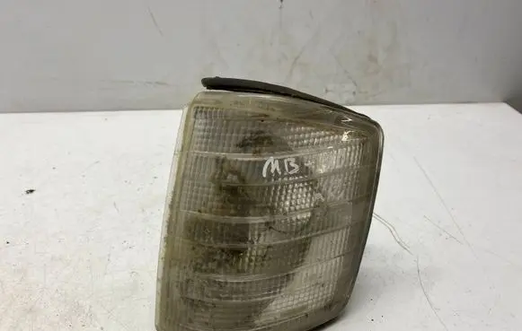 Mercedes-Benz 190 W201 Front indicator light