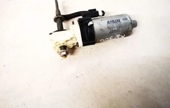 Toyota Avensis T250 Seat adjustment motor 8582033020 85820-33020