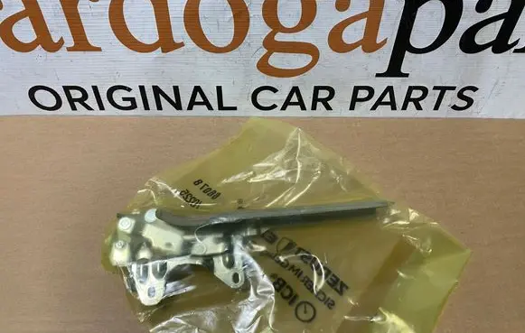 Porsche Macan (95B) Engine bonnet/hood hinges 95B823301F